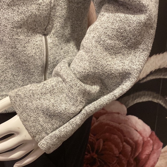 Fabletics Sweater / little crop - Picture 4 of 6